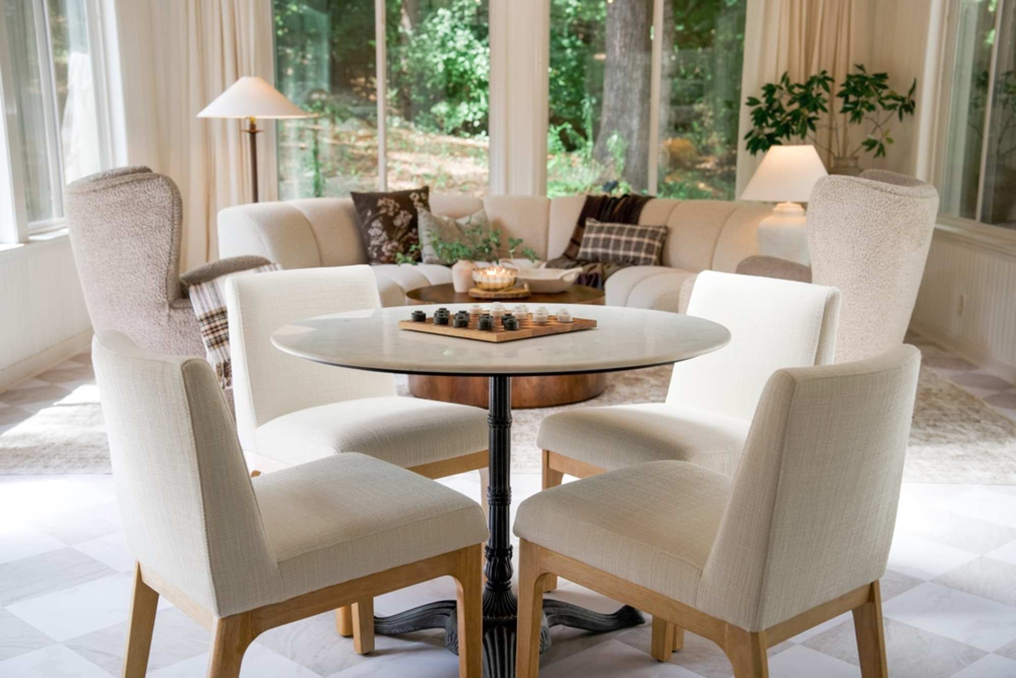 Tips for Choosing the Perfect Dining Set for Small Spaces | Castlery US